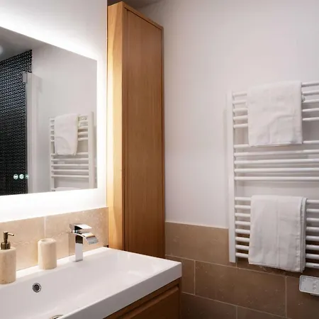 Apartman Vue Panoramique Exceptionnelle Mer, Montagne Et Village L T2 Luxueux